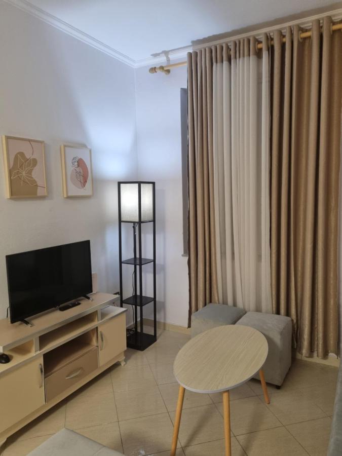 Glamorous Apartment In تيرانا المظهر الخارجي الصورة